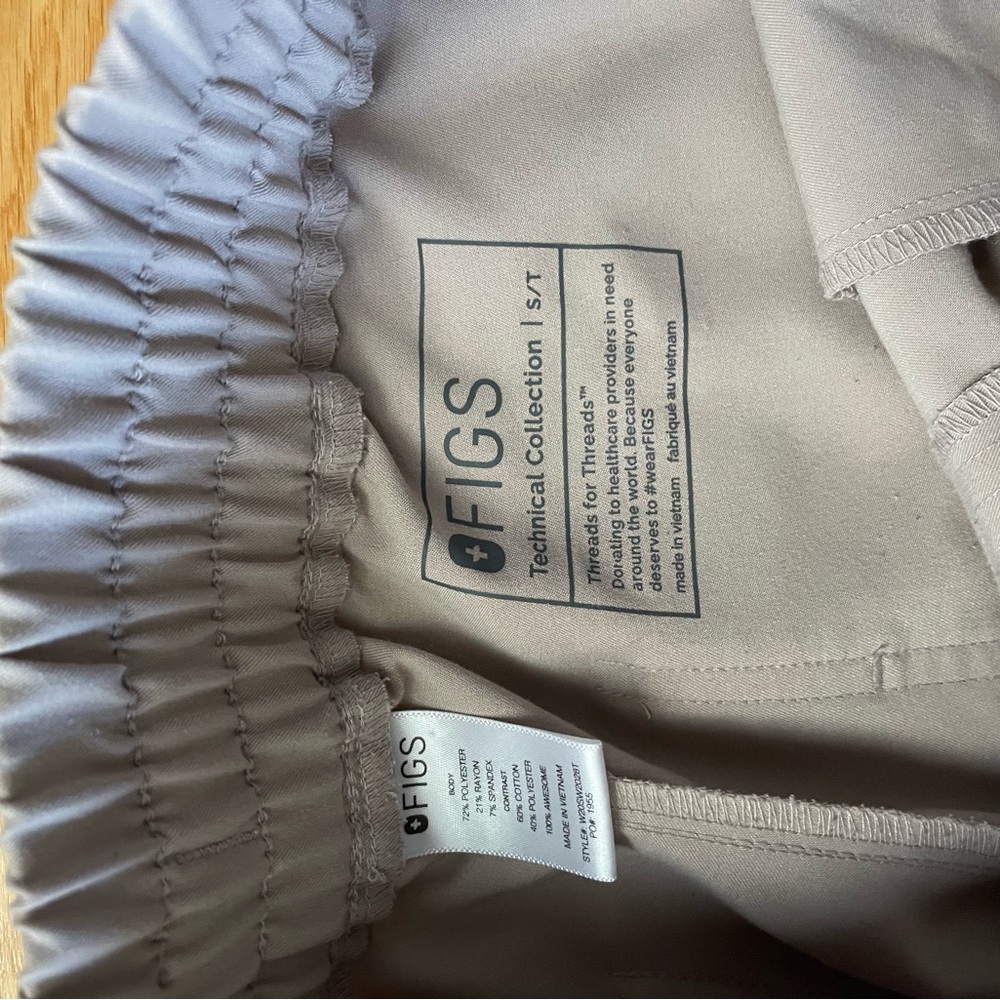 Boulder High Waisted Zamora Jogger Scrubs size Small Tall
